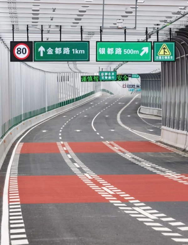 河南配资网 S4入城段完成抬升，今日通车